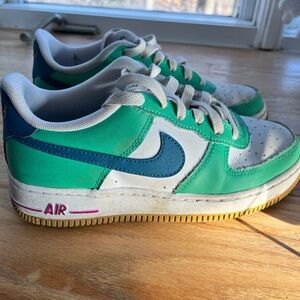 Nike Air Force 1 LV8 AP boys sneakers